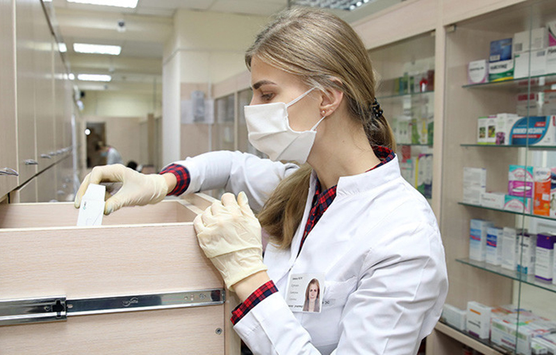 Новый российский препарат для лечения COVID-19 поступил в аптеки .