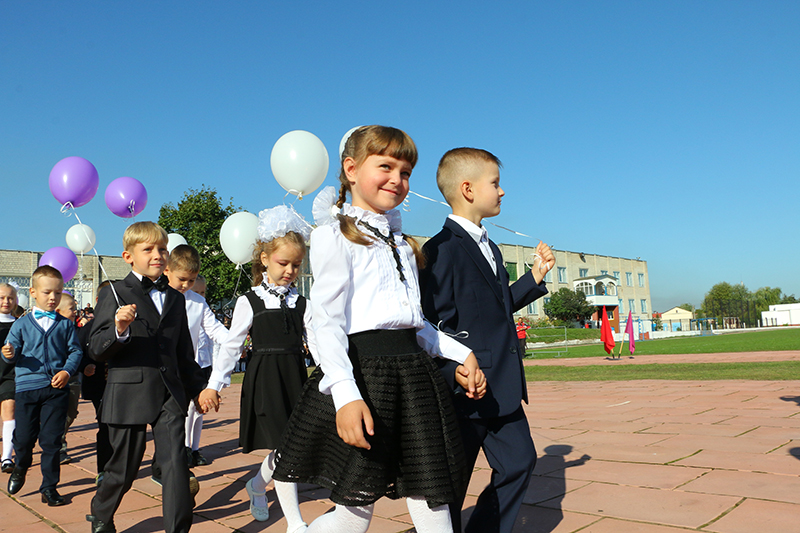 Школа 225 минск. Школа в Беларуси. Белорусская школа. Первое сентября в белорусских школах. 1 Сентября в школах Беларуси.