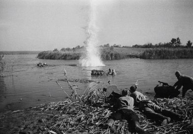 23 сентября 1943 года воины Красной Армии форсировали Днепр и освободили от фашистских захватчиков первый белорусский райцентр – городской посёлок Комарин 23 сентября 1943 года воины Красной Армии форсировали Днепр и освободили от фашистских захватчиков первый белорусский райцентр – городской посёлок Комарин