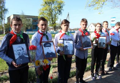 Слава тебе, наш солдат победитель. В агрогородке Барбаров почтили память павших в Великой Отечественной войне Слава тебе, наш солдат победитель. В агрогородке Барбаров почтили память павших в Великой Отечественной войне