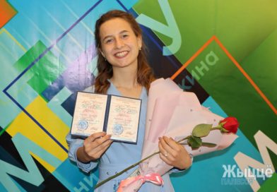 Лучших выпускников Мозырского педуниверситета чествовали в Городском дворце культуры Лучших выпускников Мозырского педуниверситета чествовали в Городском дворце культуры