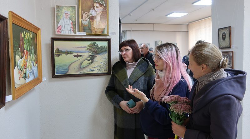 В выставочном зале Мозырского объединенного краеведческого музея работает выставка «Фарбы Палесся»