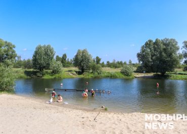 Жара строже всех инструкций. Выбирают ли мозыряне безопасный отдых у воды, узнали в рейде с ОСВОД