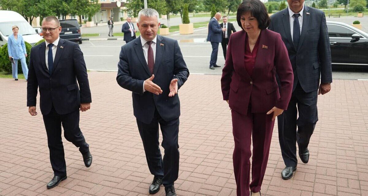 В Рогачевском райисполкоме проводит прием граждан Председатель Совета Республики Наталья Кочанова