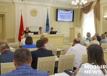 Депутаты Гомельщины изучают работу стройкомплекса Мозырского района | Обновлено