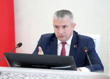 Ход уборочной в регионе, подготовка к зиме и благоустройство стали центральными темами совещания в Гомельском облисполкоме