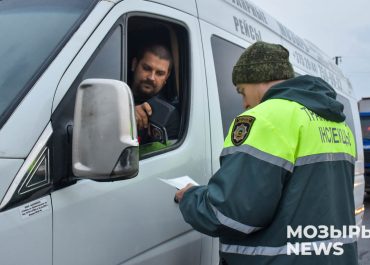 Маршрутки – на особом контроле. В рейде с Транспортной инспекцией проверили тех, кто возит мозырян