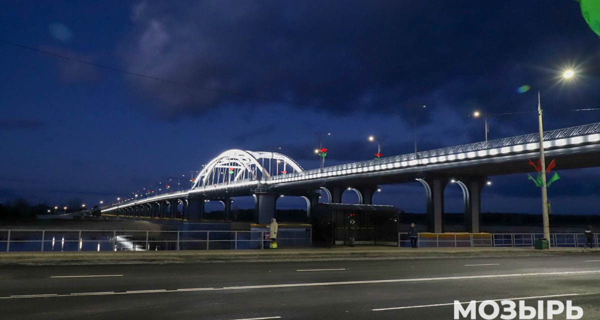 В интернете снова обсуждают темы, связанные с мозырским мостом