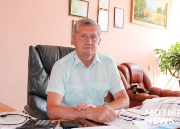 Депутат Сергей Синькевич: «Помогли жительнице Дроздов восстановить сарай после пожара»