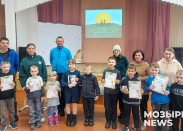 Радость воспитания. Совместные тренинги укрепляют связь поколений в Руднянской школе