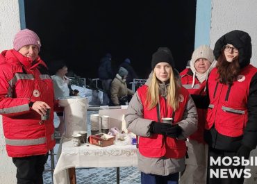 Тепло и поддержка. Сотрудники мозырского Красного Креста помогают в морозы нуждающимся